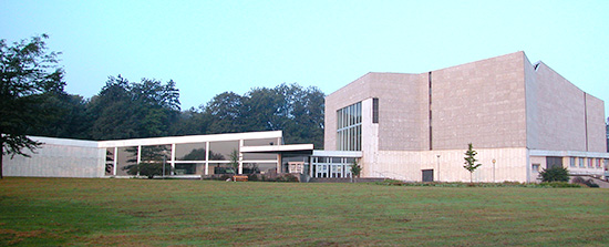 Fassade Theater Scharoun in Wolfsburg