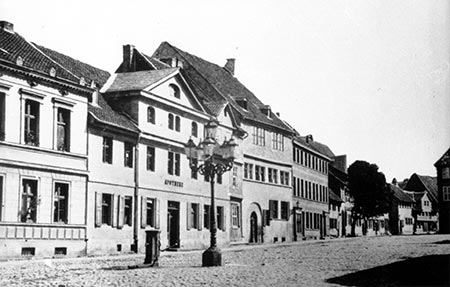 Koenigslutter Foto Markt mit Kandelaber 1870